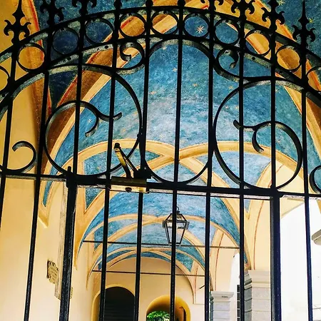 Two In Palazzo Malaspina Апартаменты