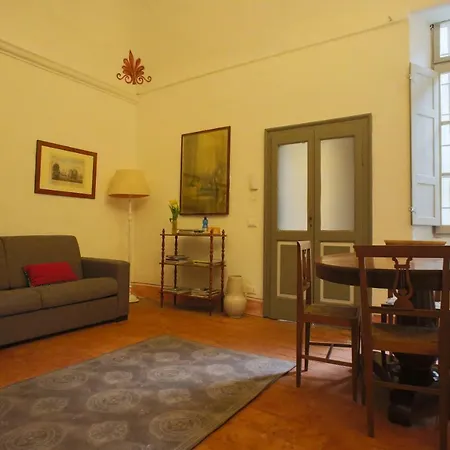 Two In Palazzo Malaspina