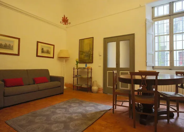 Two In Palazzo Malaspina